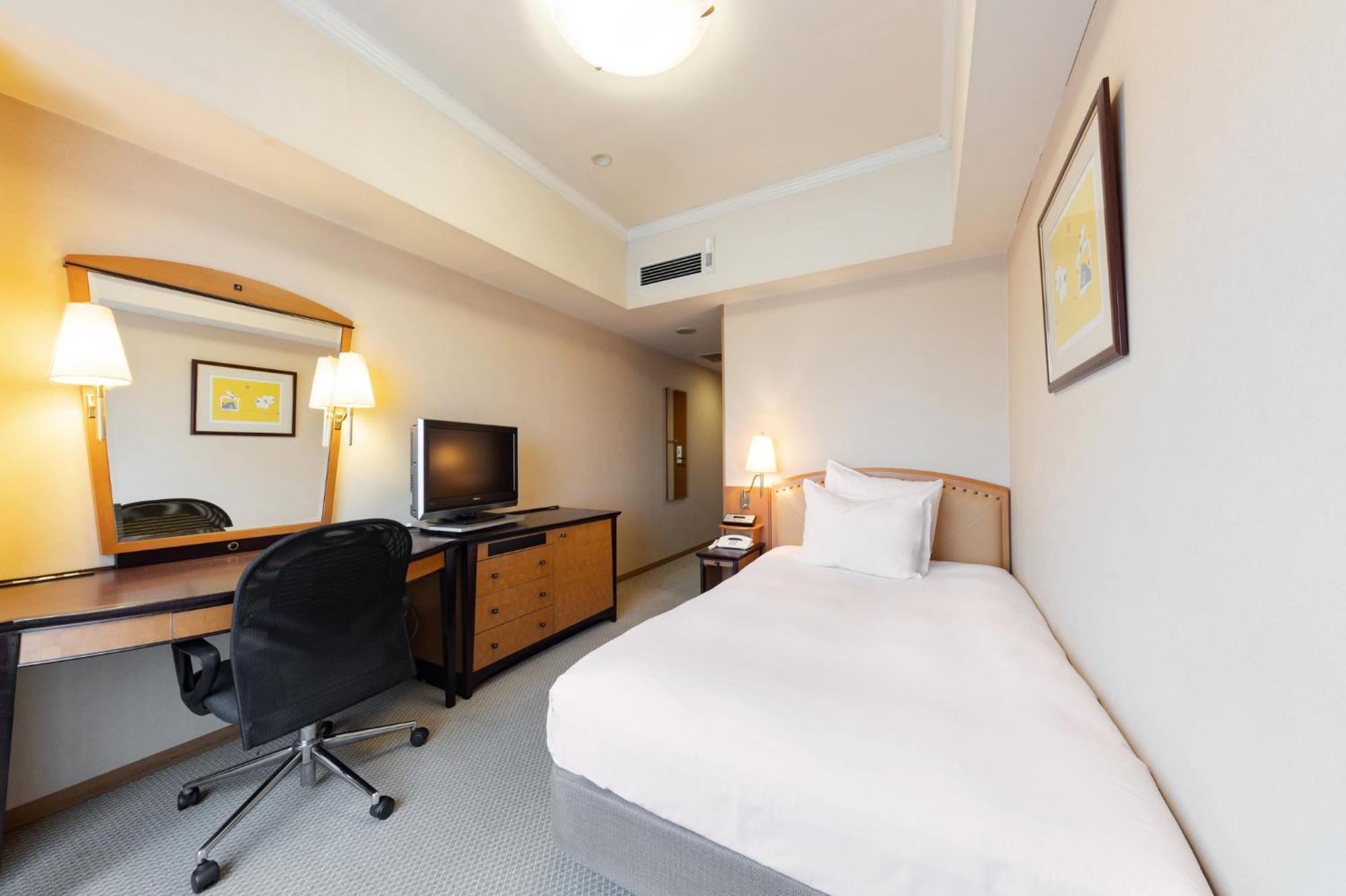 Ana Crowne Plaza Toyama By Ihg Hotel Exterior photo